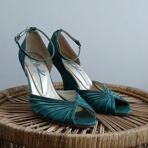 Vintage emerald wedges